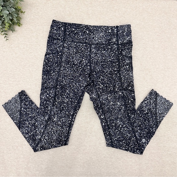 Lululemon Women’s Athelica Black Midi Rise Leggings Size 6 - Picture 5 of 12